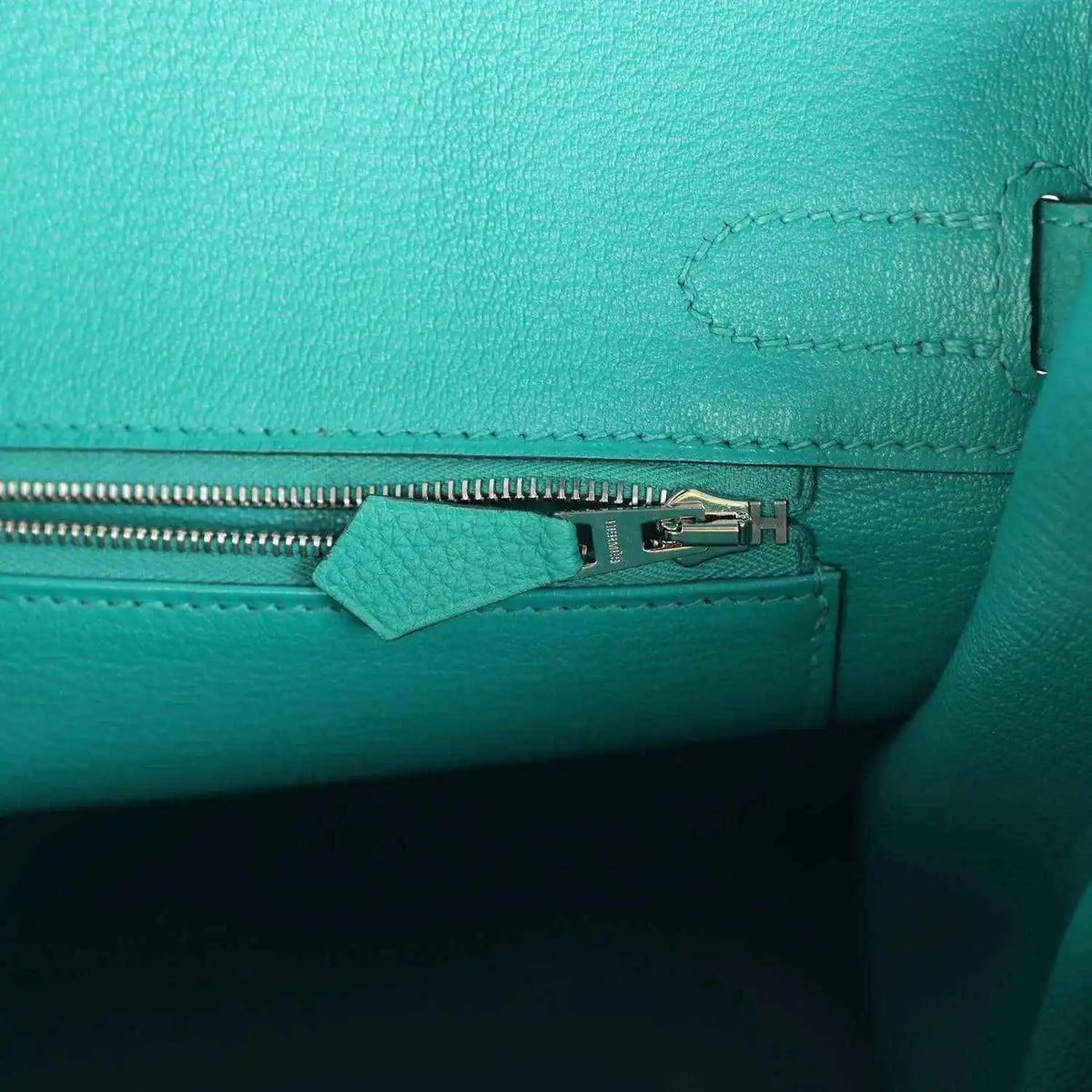 Hermes Birkin 30 teal leather handbag, zipper opening with leather pull tab