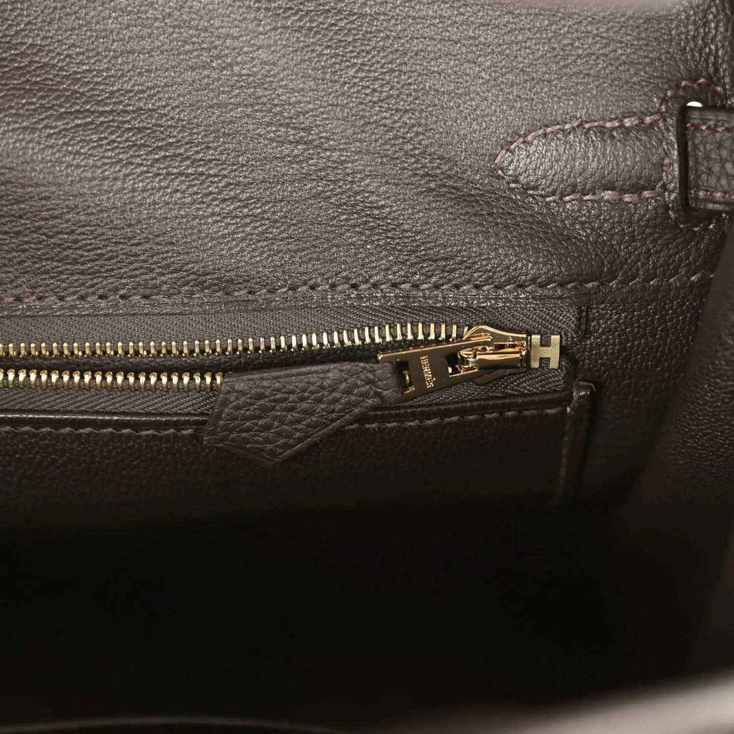 Hermes Birkin 25 Togo leather interior zipper with gold hardware and stitched edge