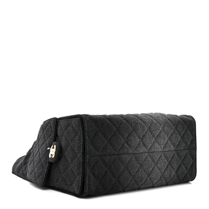 25 Washed Denim Shoulder Bag