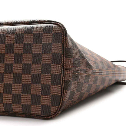 Damier Ebene Neverfull MM tote bag with brown check canvas, rounded corners, leather trim