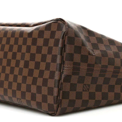 Damier Ebene canvas tote bag close-up of corner seam and rounded base