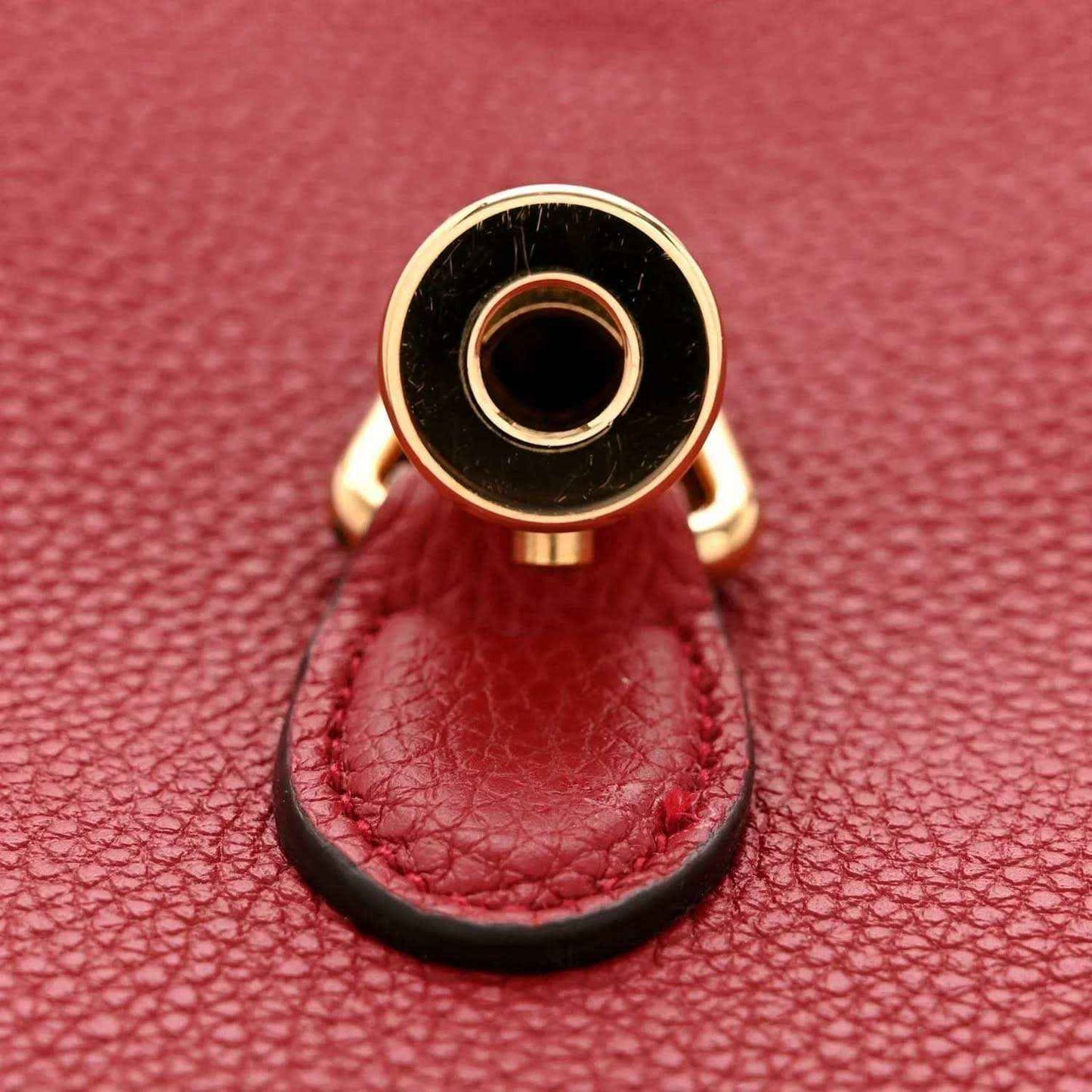 Gucci small red leather hobo bag charm, gold ring with black base detail