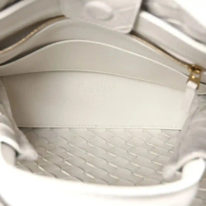Bottega Veneta Small Andiamo bag interior with smooth lining and top edge