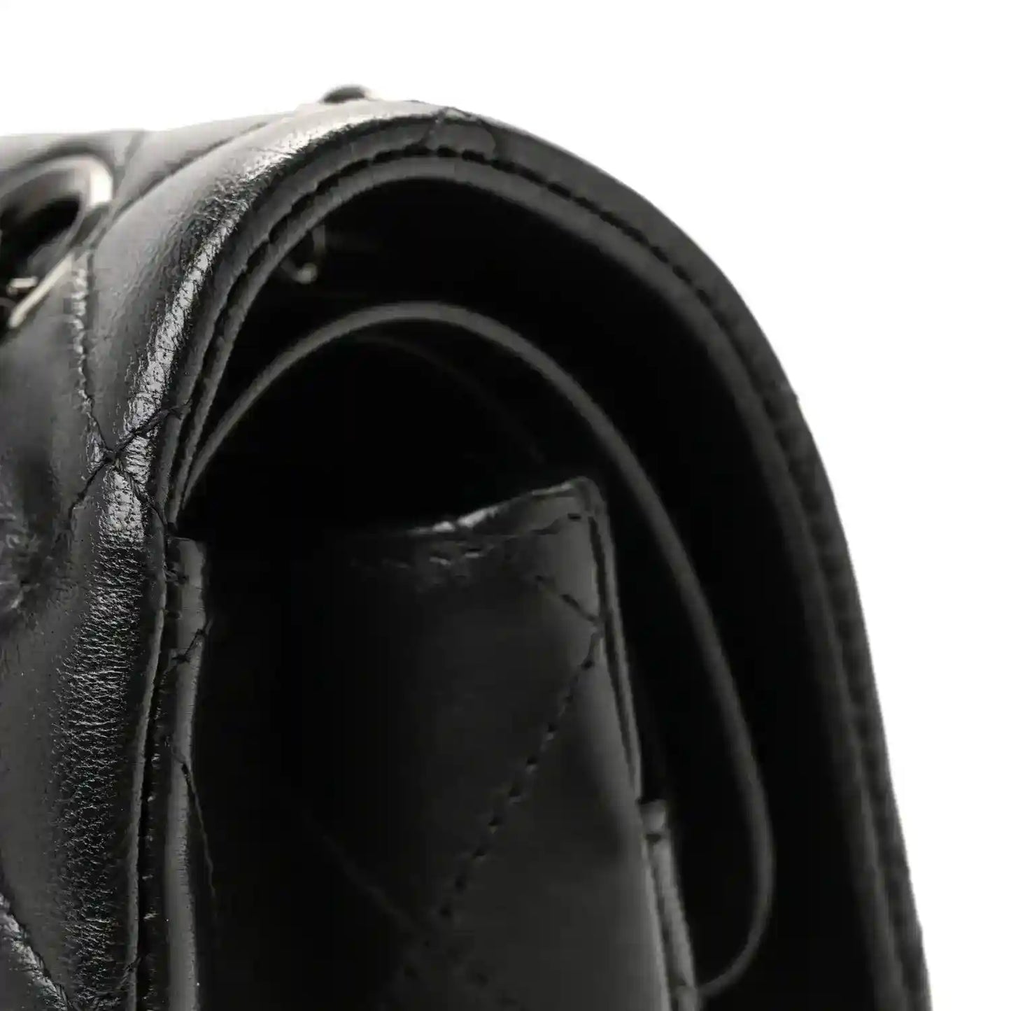 Chanel small quilted bag, open compartment with black lining and curved border