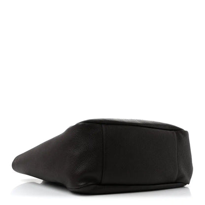 Grained leather Bea tote bag, side profile with curved base, dark tone