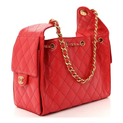 Quilted leather handbag with chain strap, burgundy, top flap with CC hardware.
