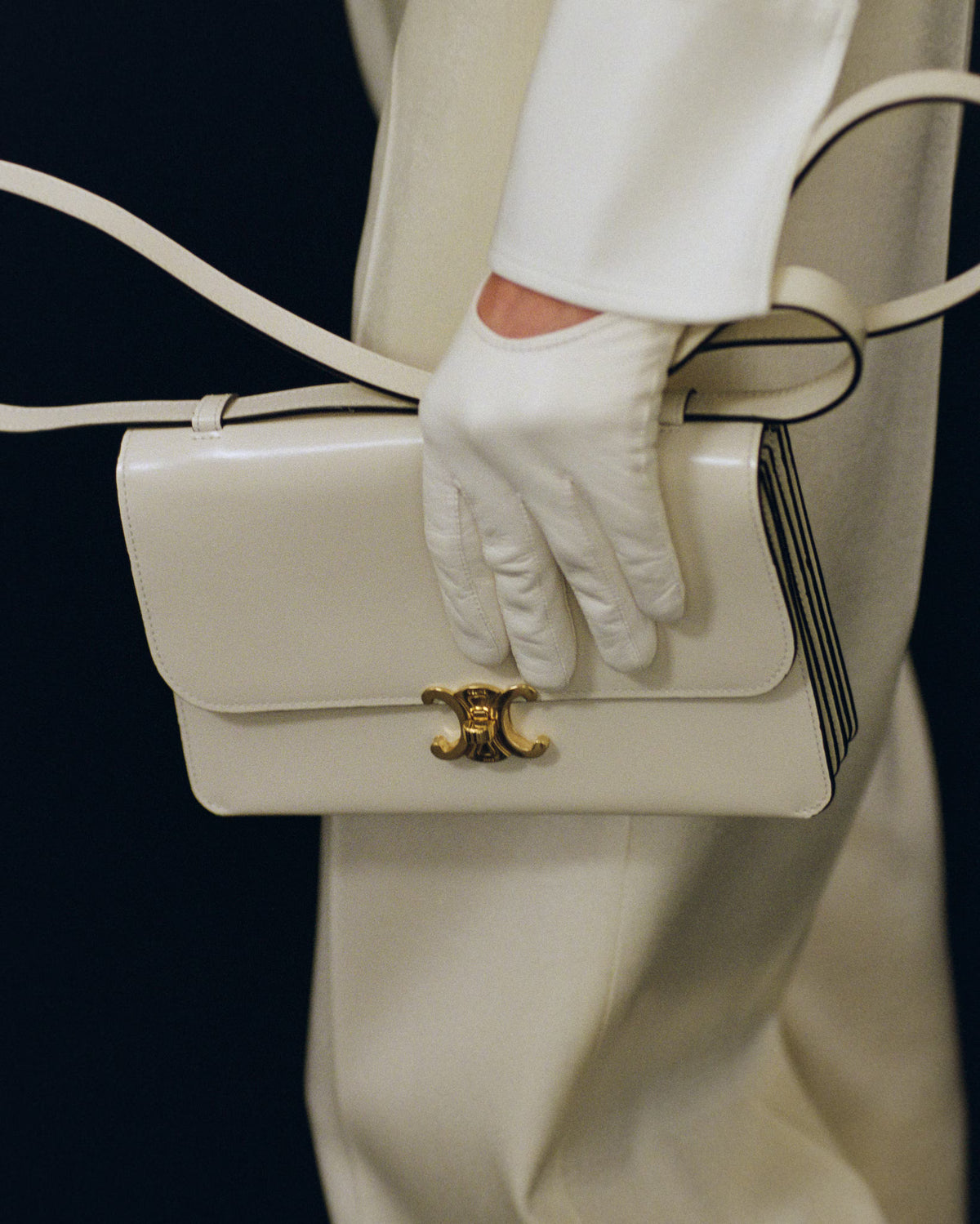 Le 17 in Calfskin Cross-body Bag