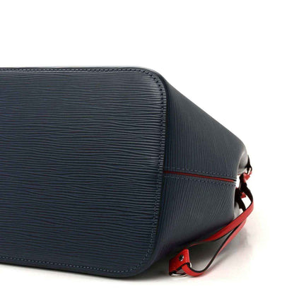 Louis Vuitton Epi Neverfull MM tote bag corner with red trim and top edge stitching