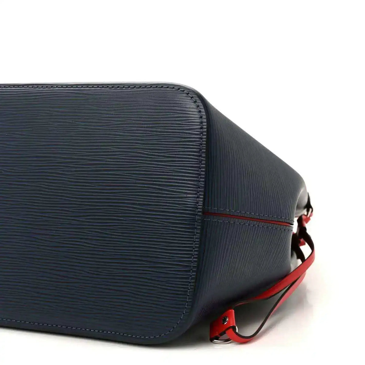 Louis Vuitton Epi Neverfull MM tote bag corner with red trim and top edge stitching