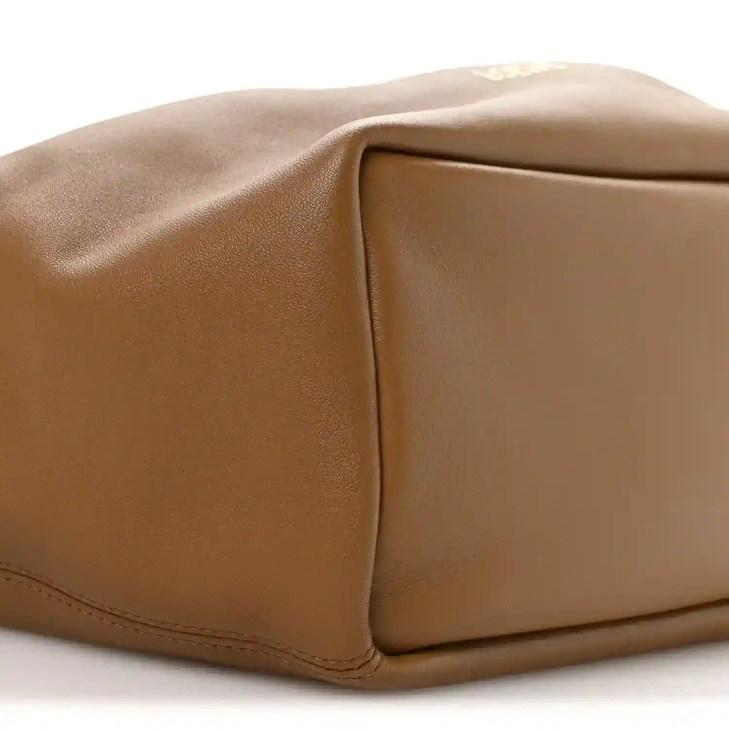 Loewe nappa small squeeze bag in oak-brown leather, corner and top panel