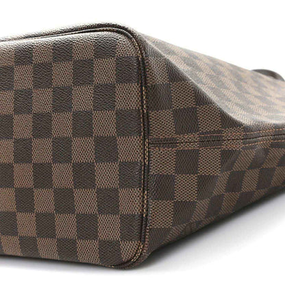 Louis Vuitton Damier Ebene tote bag with checkered canvas and leather trim, close-up