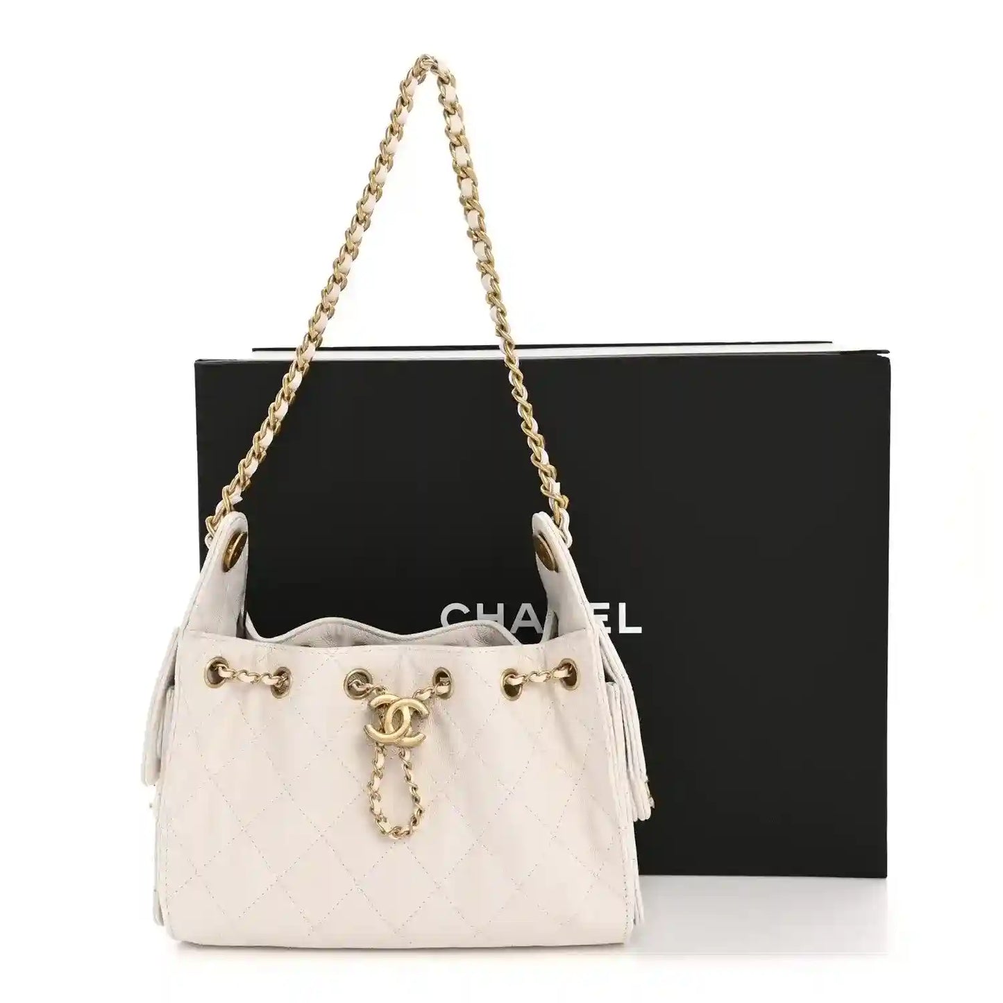 Chanel mini quilted handbag in pristine white leather, gold chain shoulder strap