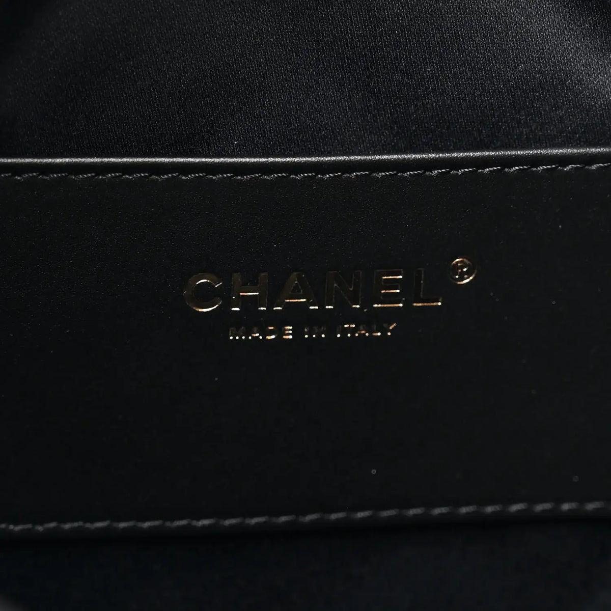 25 Washed Denim Shoulder Bag