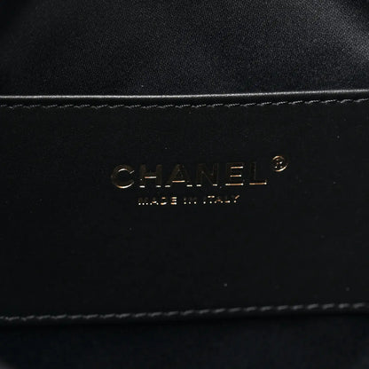 25 Washed Denim Shoulder Bag