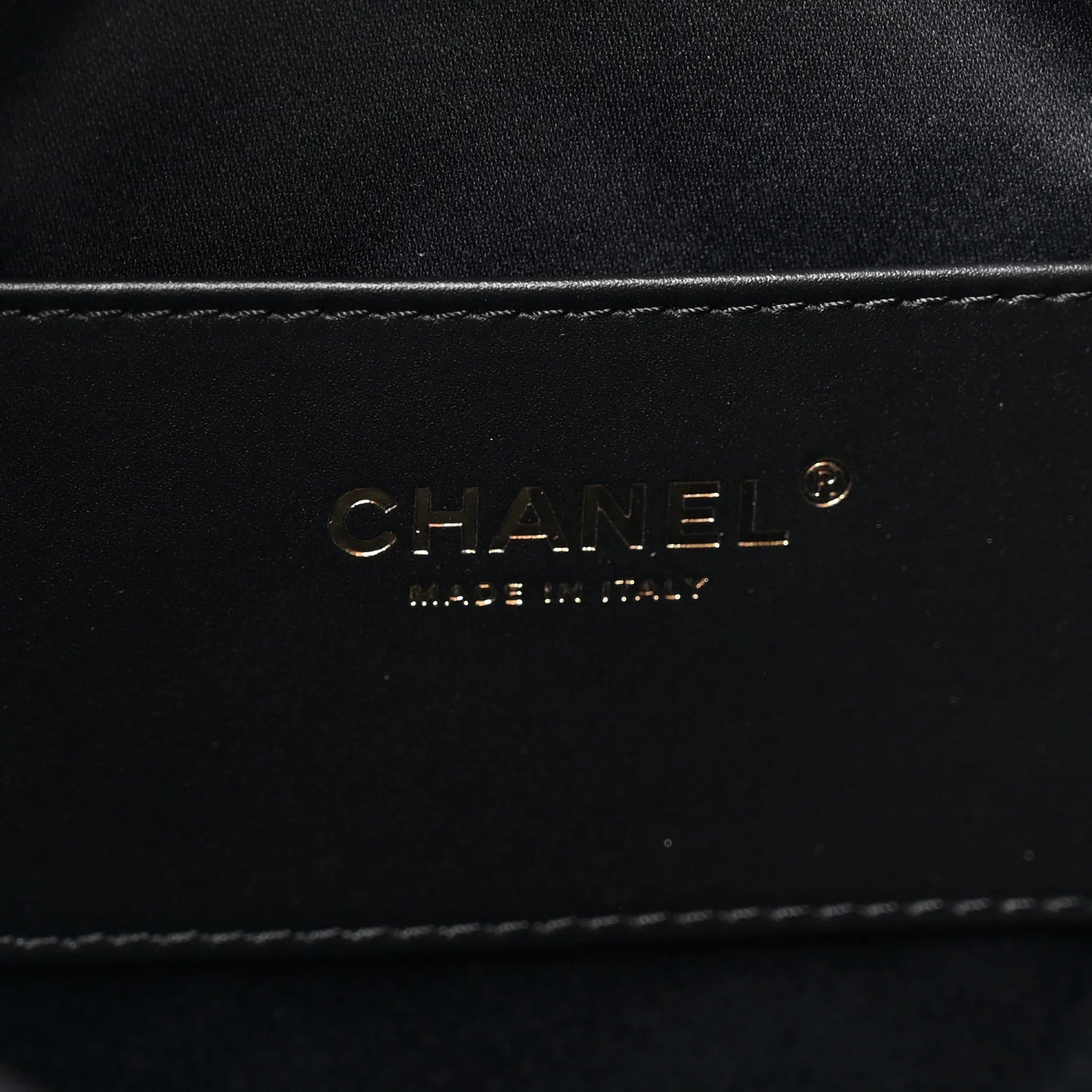 25 Washed Denim Shoulder Bag