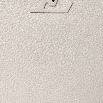 Pebbled white leather handbag panel with stitched edge detail