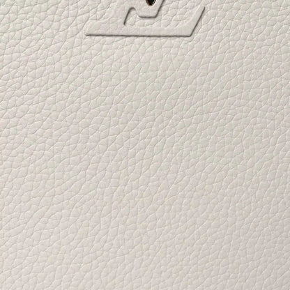 Pebbled white leather handbag panel with stitched edge detail