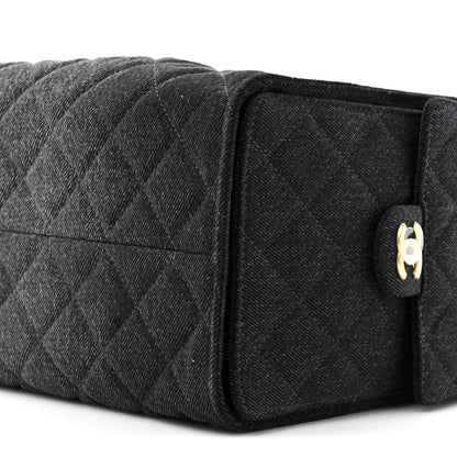 25 Washed Denim Shoulder Bag
