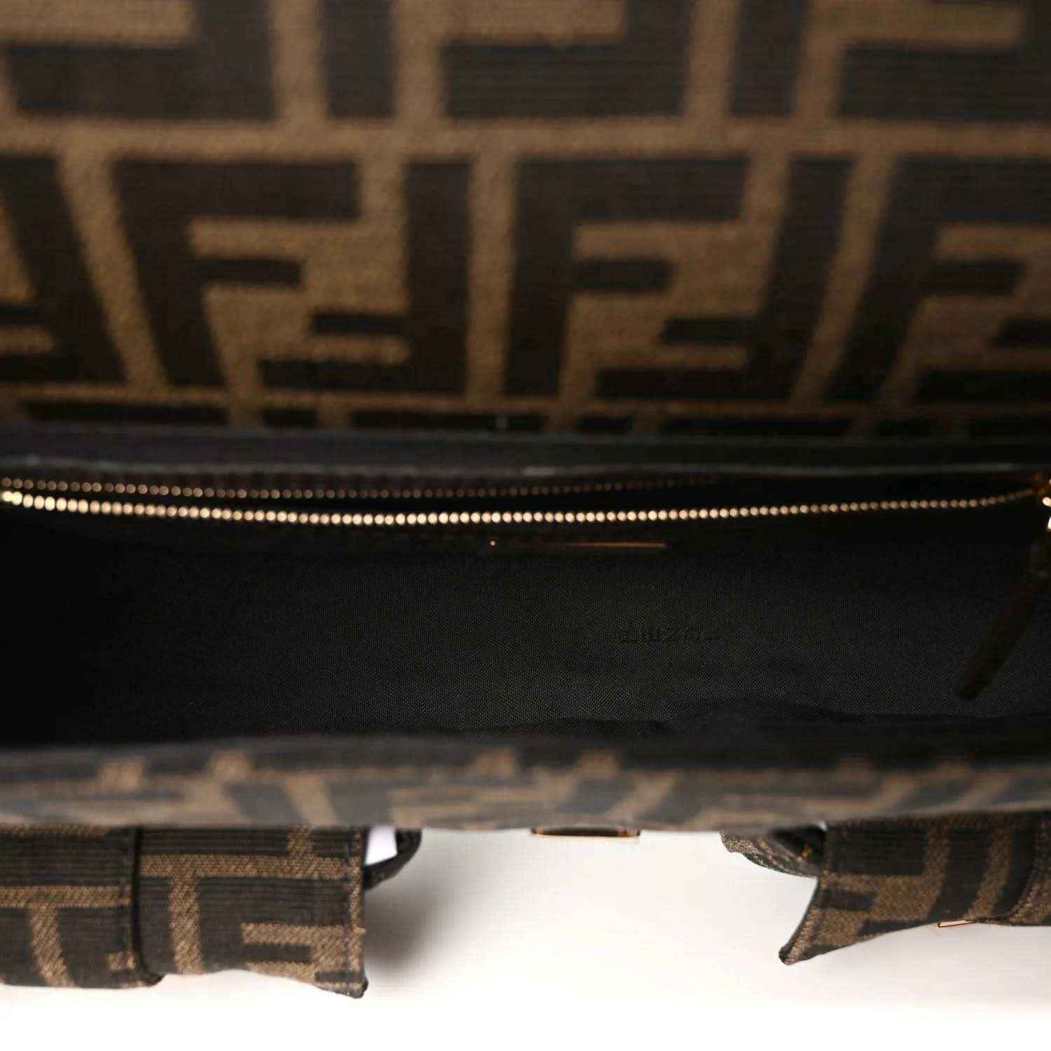Jacquard baguette bag interior lining with zipper and FF-pattern flap edge