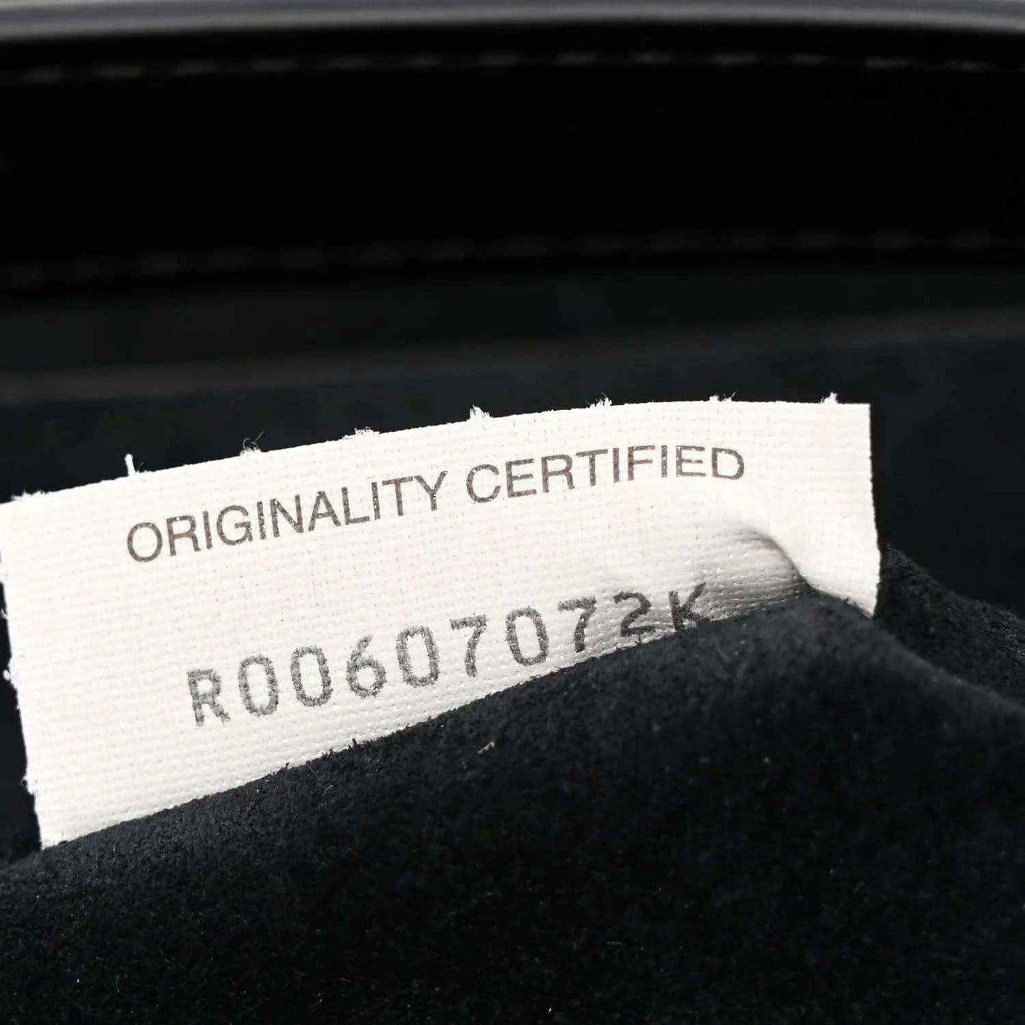 Originality certified tag with code R00607072K.