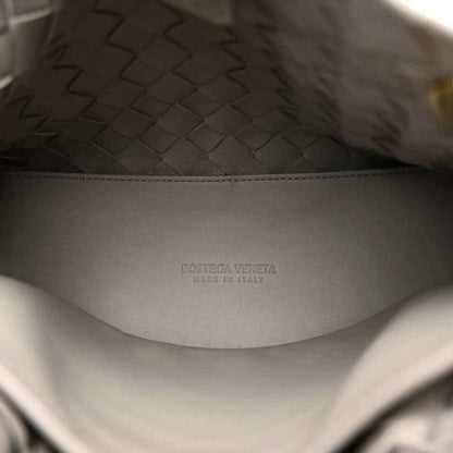 Andiamo shoulder bag interior lining in light grey with Bottega Veneta embossing
