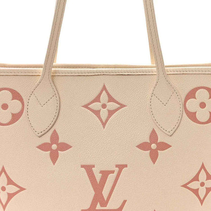 Louis Vuitton Neverfull MM tote bag front close-up with rose monogram flowers and LV