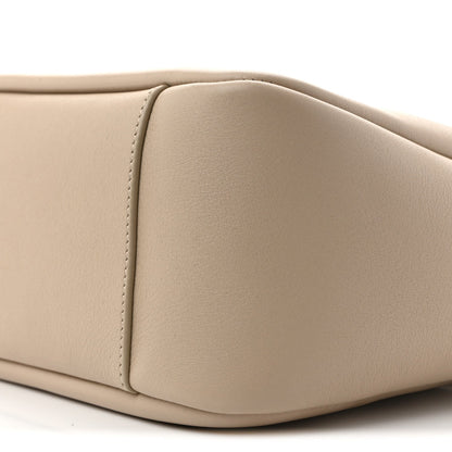 Small hobo bag, sea-salt beige, rounded bottom corner with stitched seam