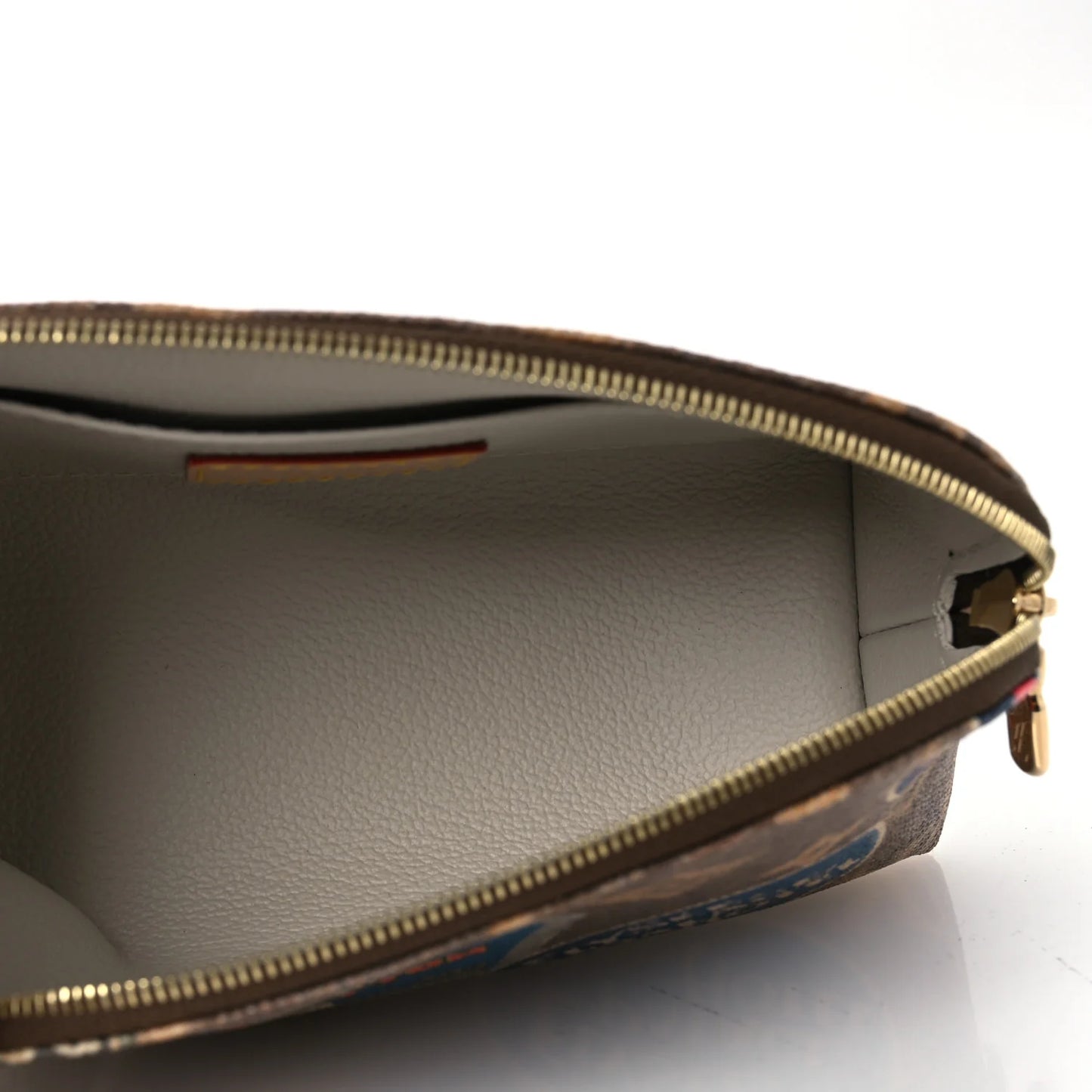 حقيبة مستحضرات التجميل Louis Vuitton Monogram Flight Mode