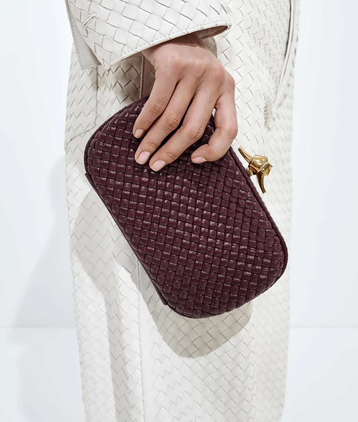 Soft Knot Intreccio Calfskin Leather