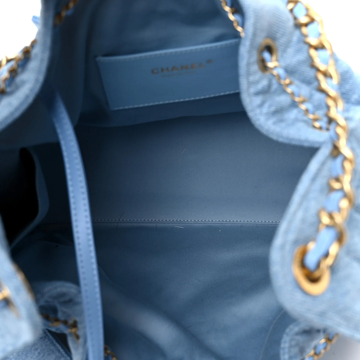 25 Washed Denim Shoulder Bag