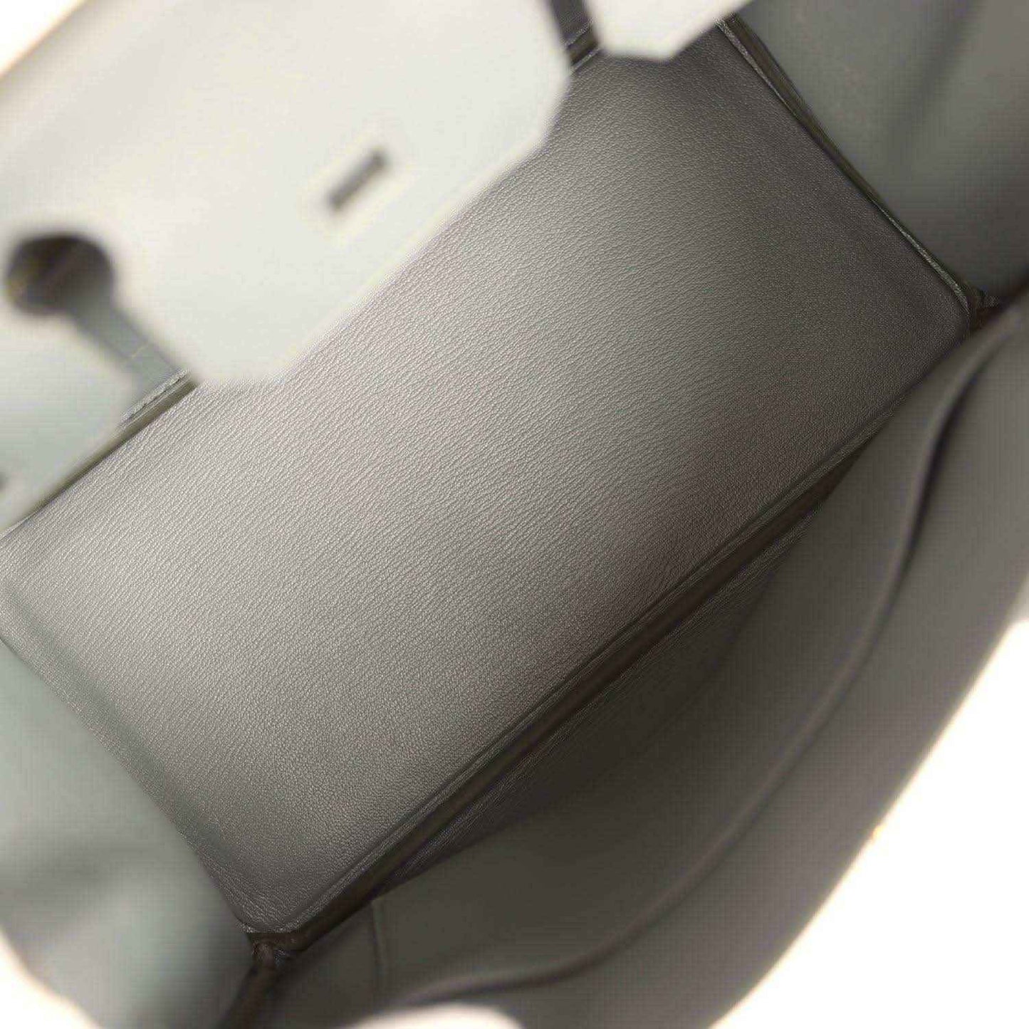 Hermes Birkin 30 bag interior in green leather with stitched side seam