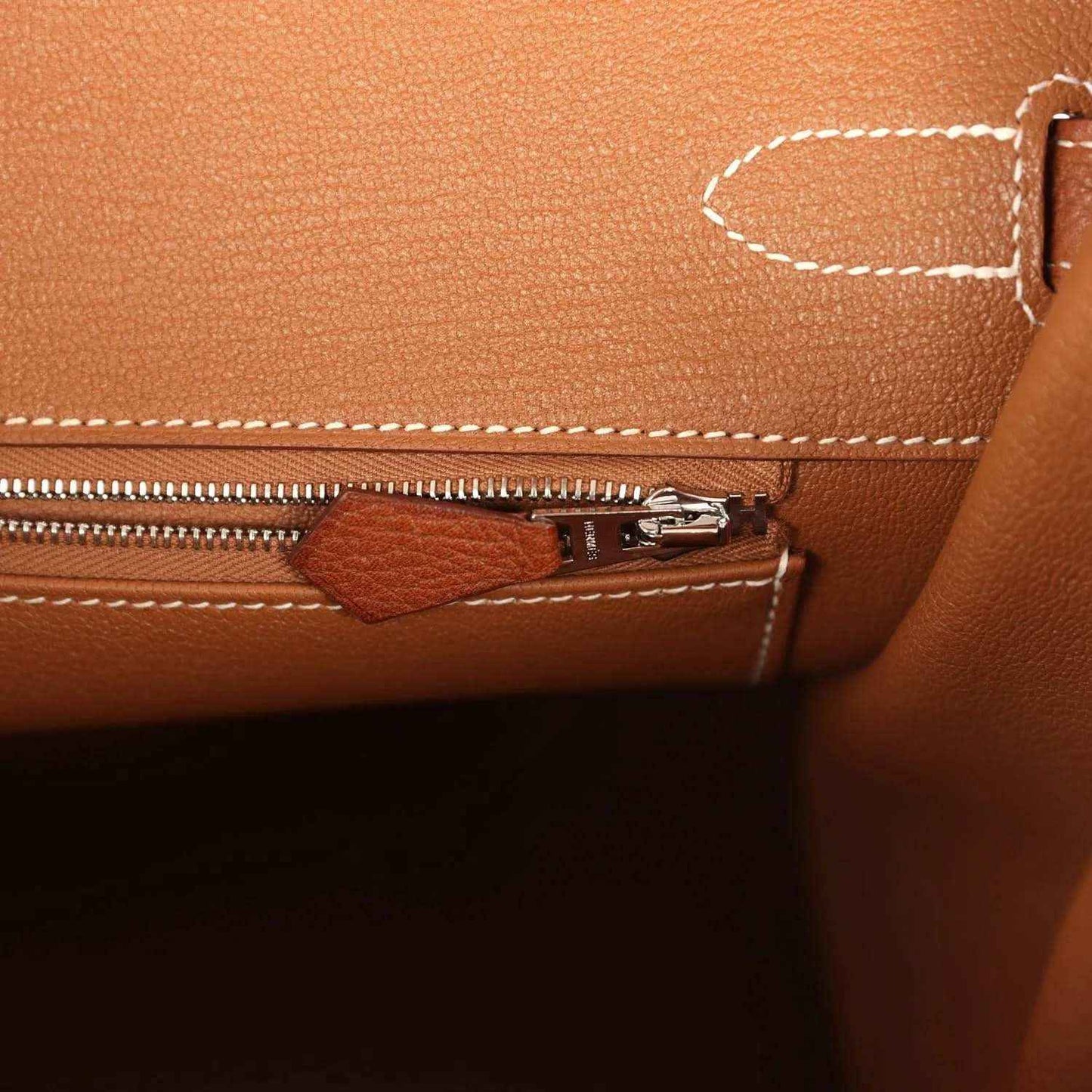 Hermes Birkin 35 zipper compartment in brown leather with metal zipper and pull tab