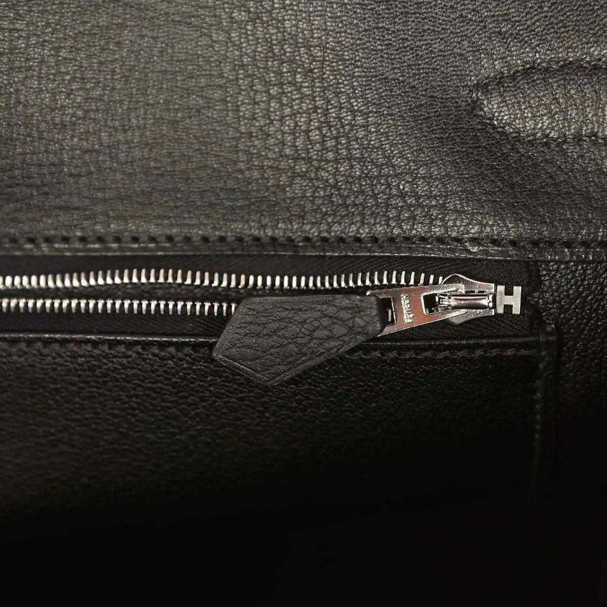 Birkin 35 bag interior zipper with leather pull tab and stitched lining