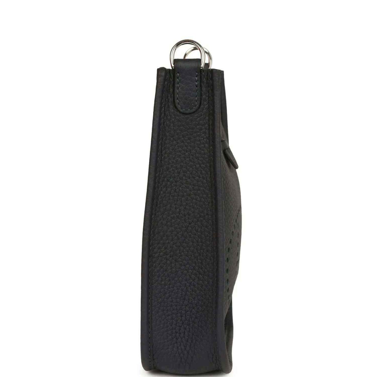 Evelyne TPM bag in dark leather with vertical side seam and top loop handle