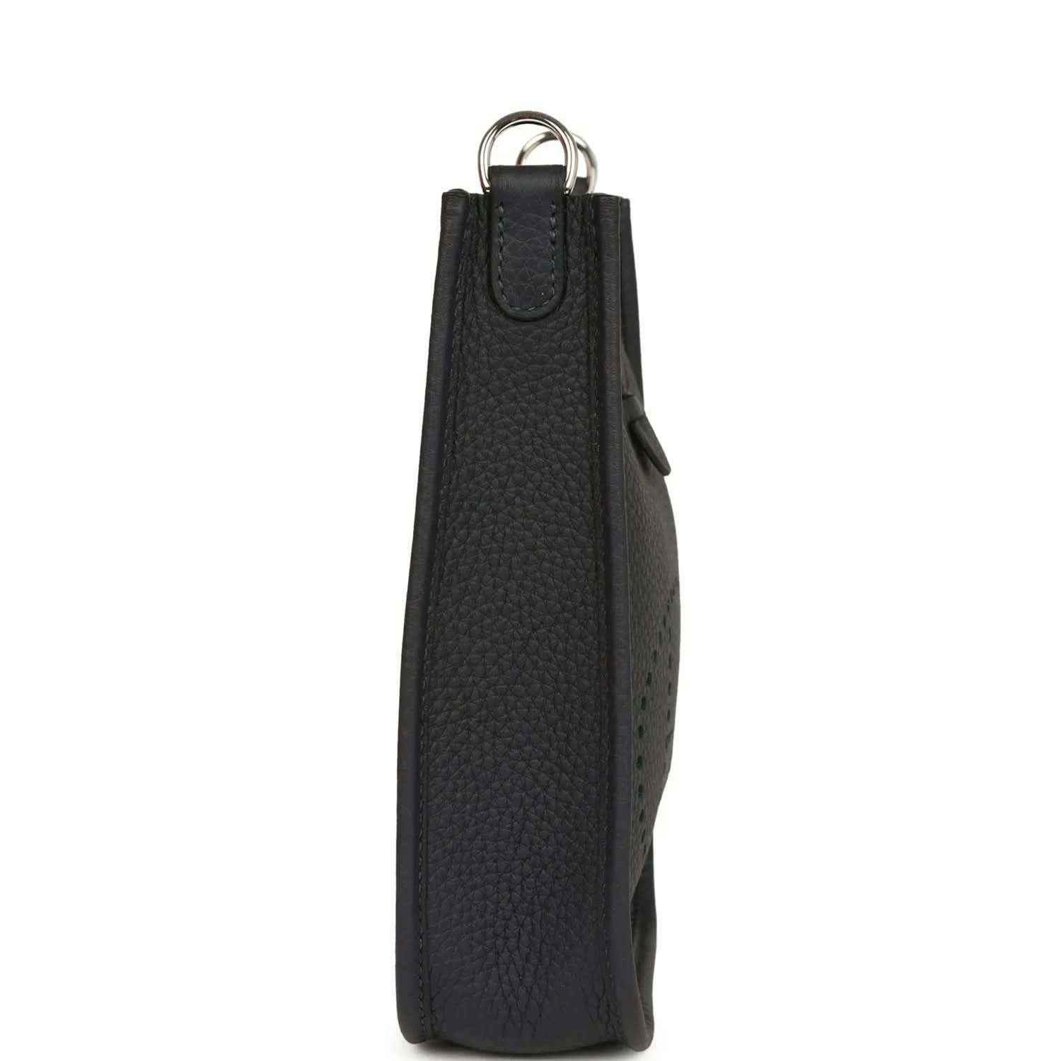 Evelyne TPM bag in dark leather with vertical side seam and top loop handle