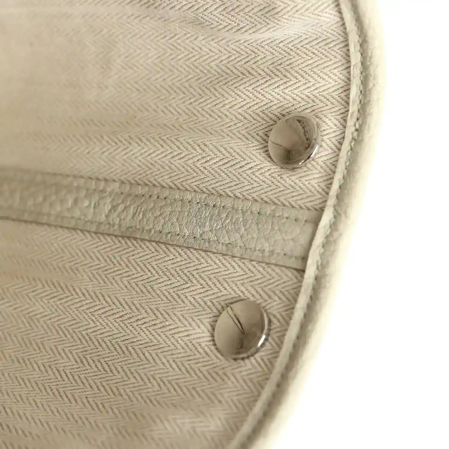 Hermes Garden Party Neo 23 interior pocket with two snap buttons and light beige woven lining