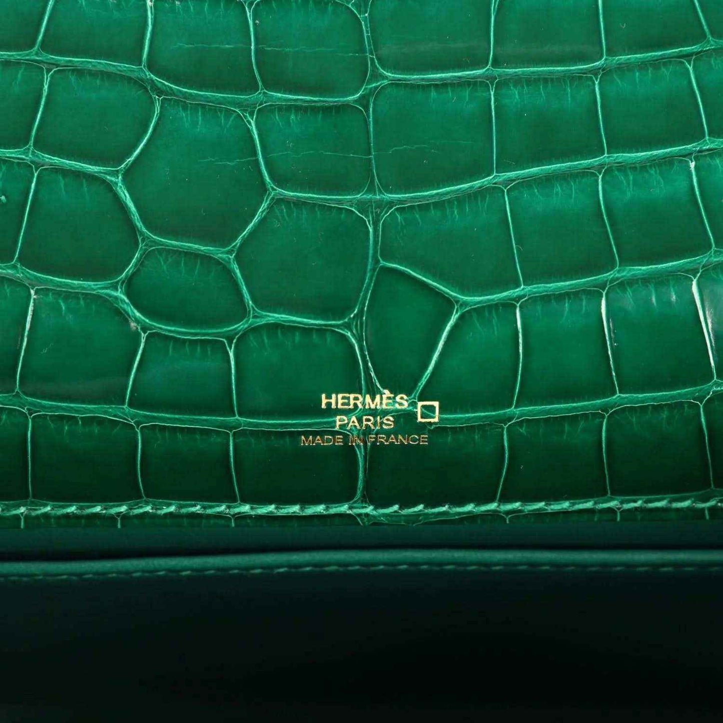 Pochette flap in green alligator leather with Hermes Paris label and stitching