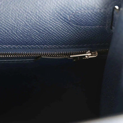 Hermes Kelly Sellier 28 handbag zipper detail in dark blue pebbled leather