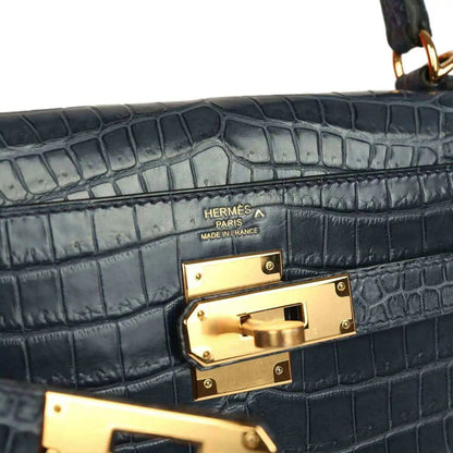 Hermès Kelly Retourne 28 interior lining with Hermès Paris stamp and gold lock plates