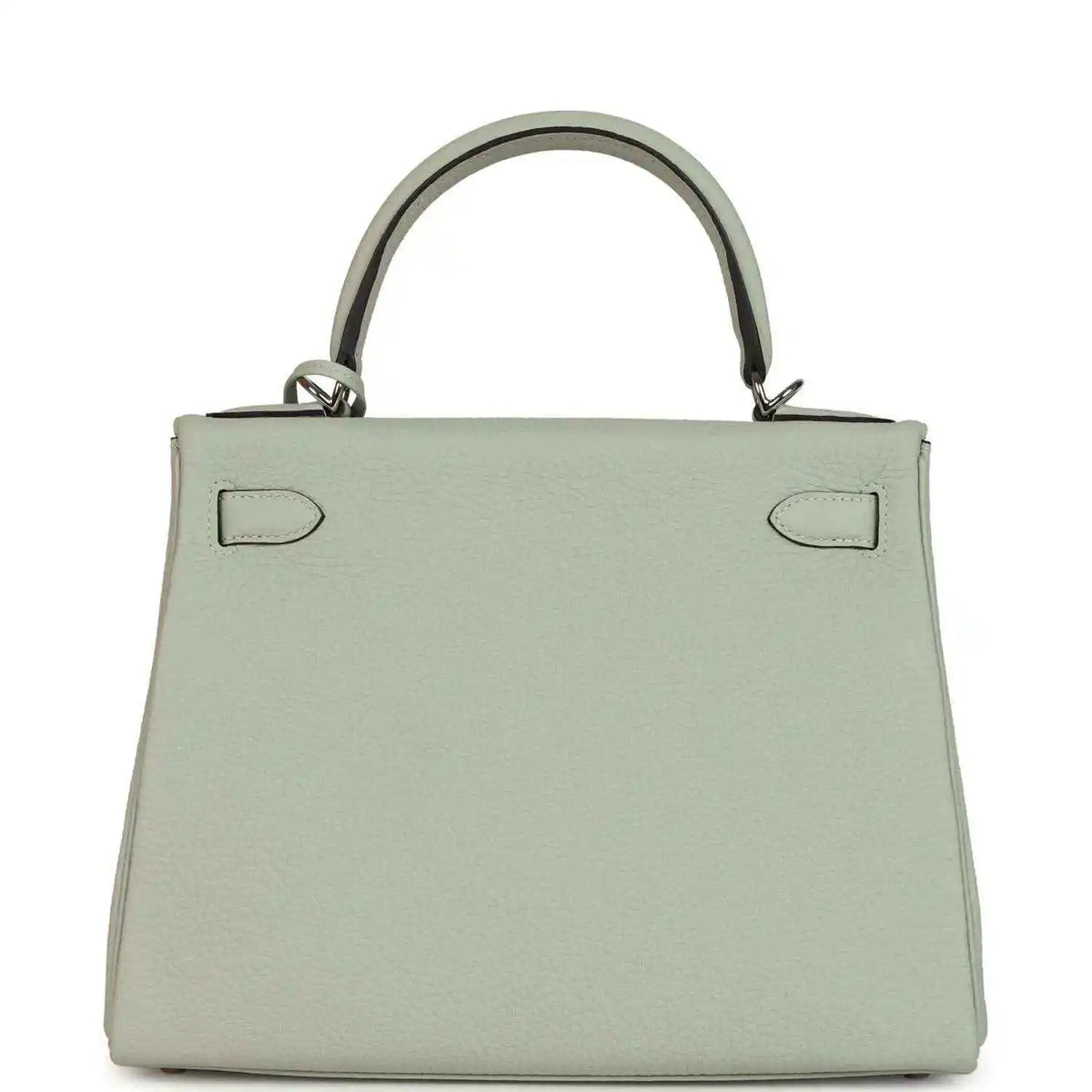 Hermes Kelly Retourne 28 bag front view with flap closure and two strap tabs