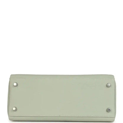 Hermes Kelly Retourne 28 bag bottom view with corner rivets and metal feet