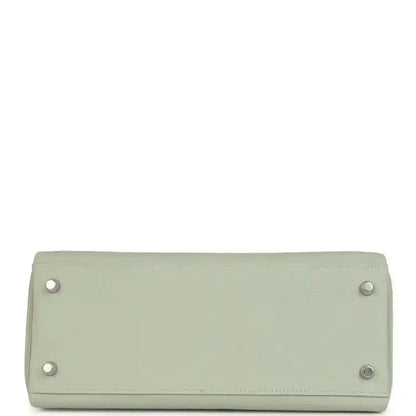 Hermes Kelly Retourne 28 bag bottom view with corner rivets and metal feet