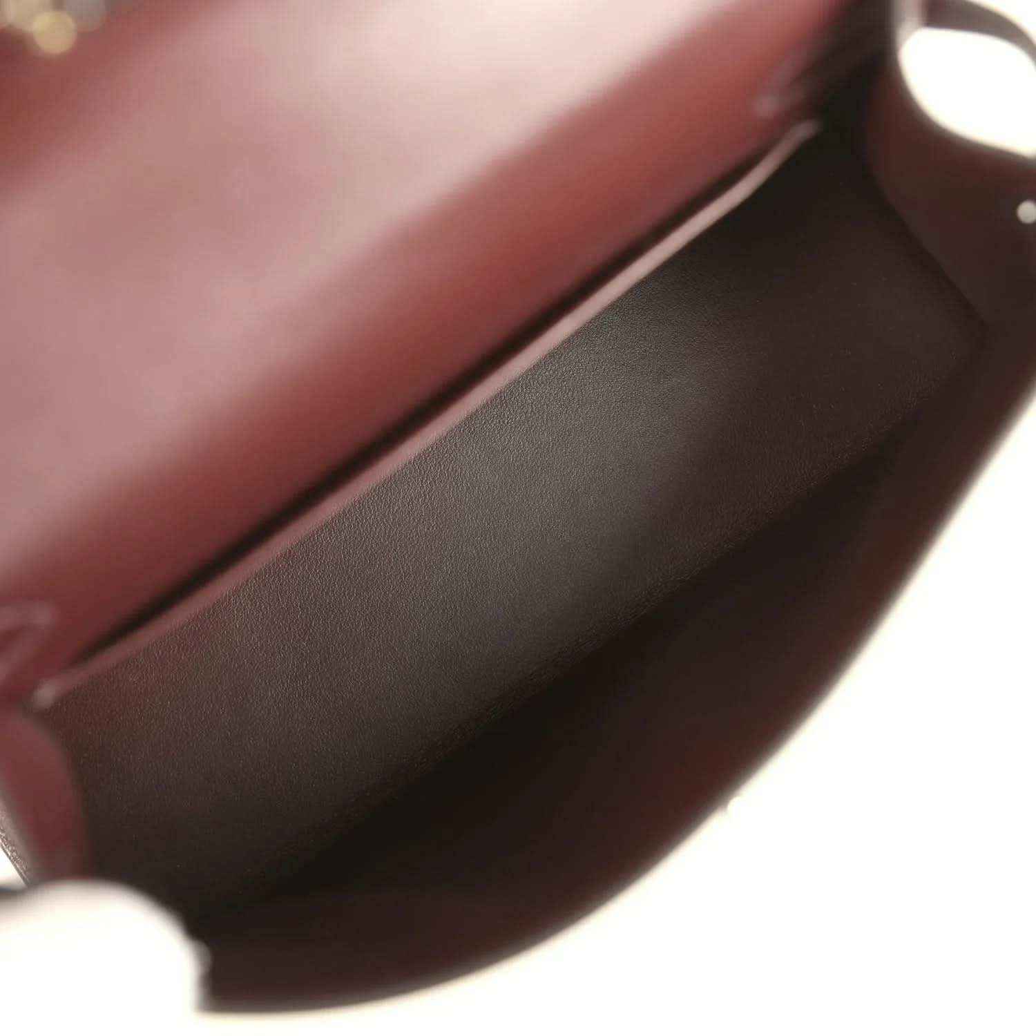 Small leather handbag interior lining, smooth leather side wall