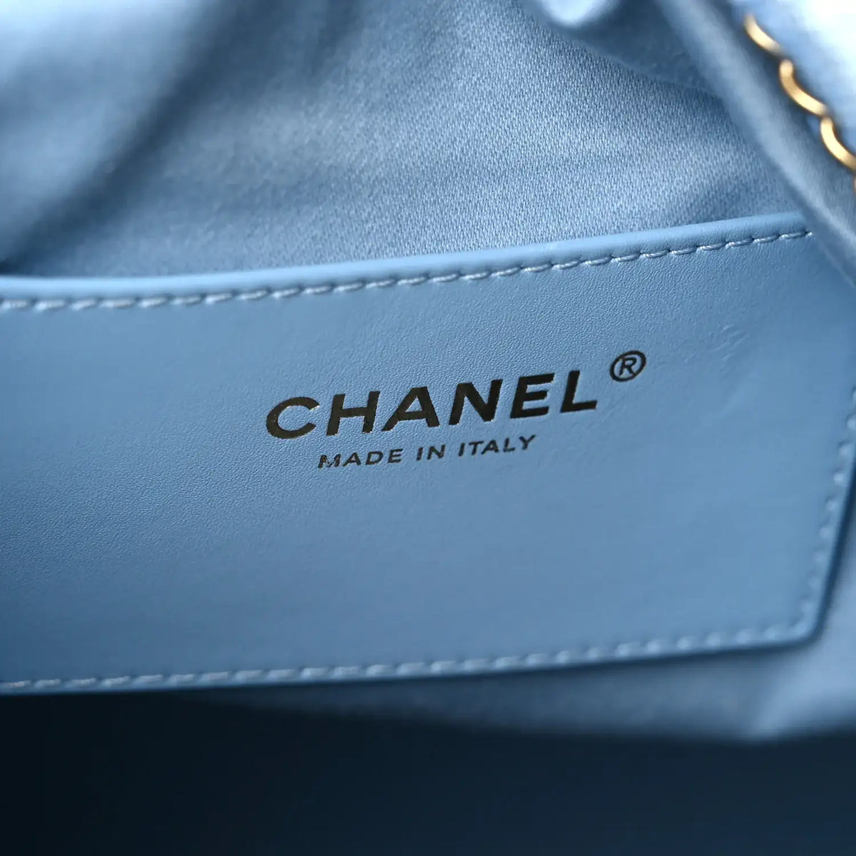 25 Washed Denim Shoulder Bag