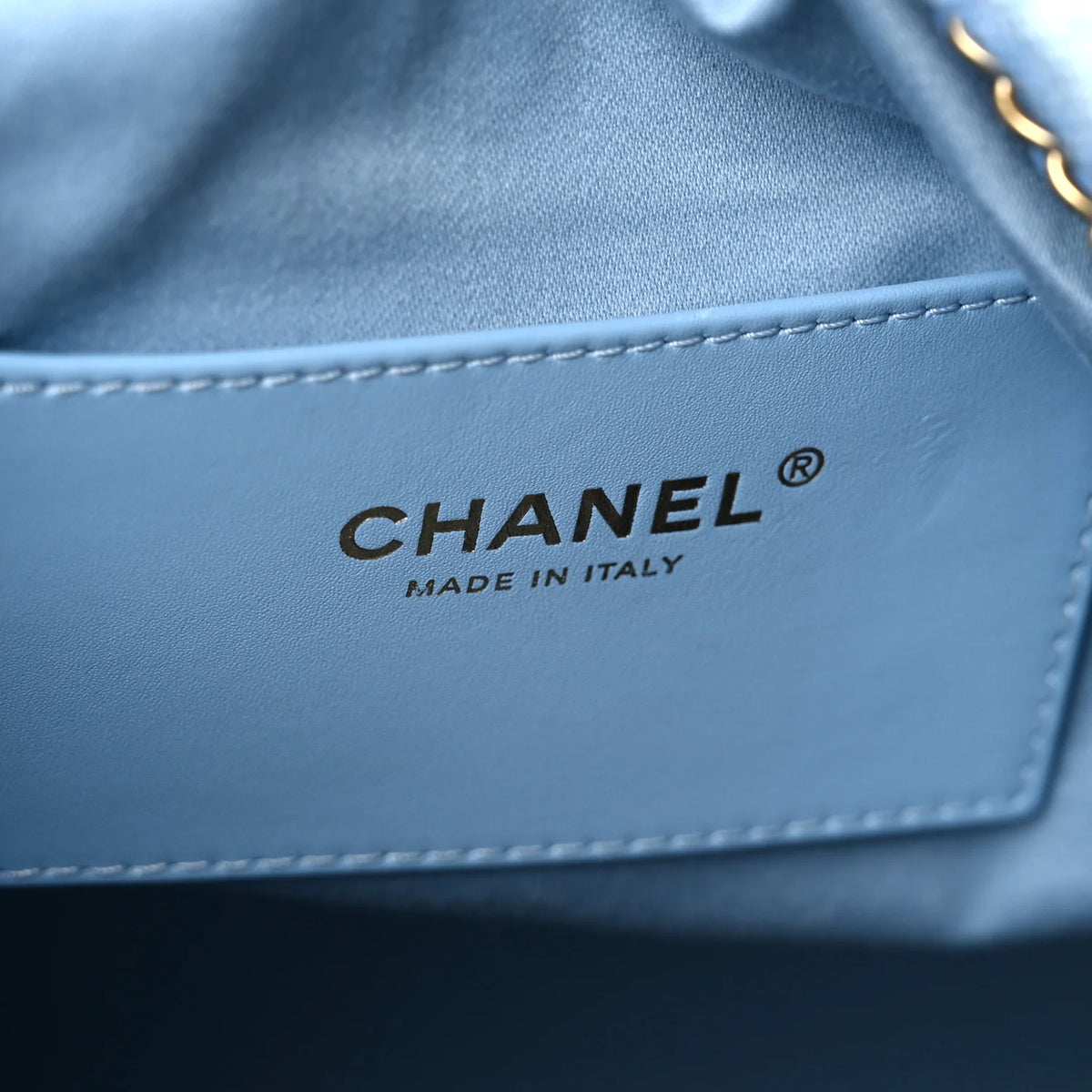 25 Washed Denim Shoulder Bag