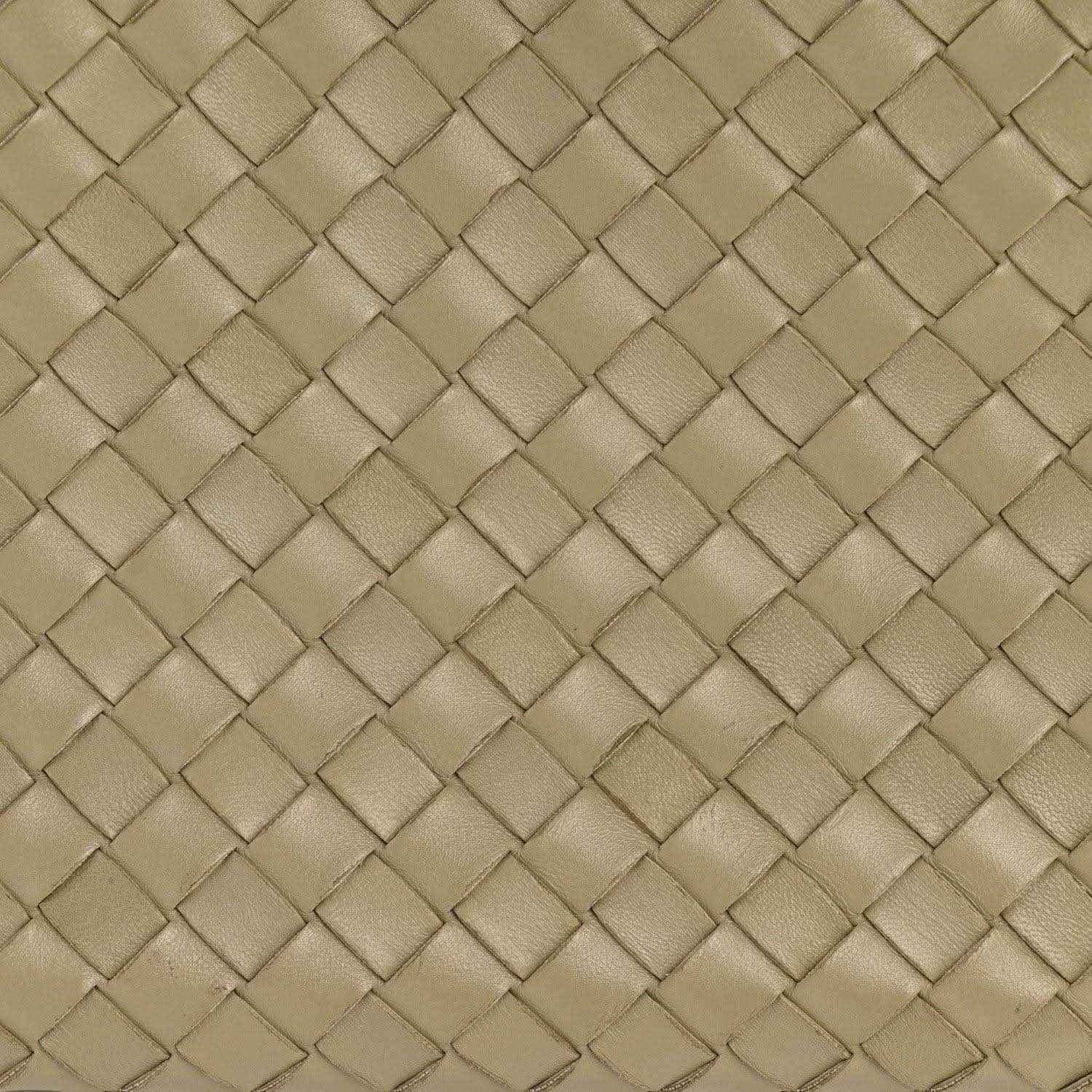 Interlaced woven nappa leather texture in light tan finish