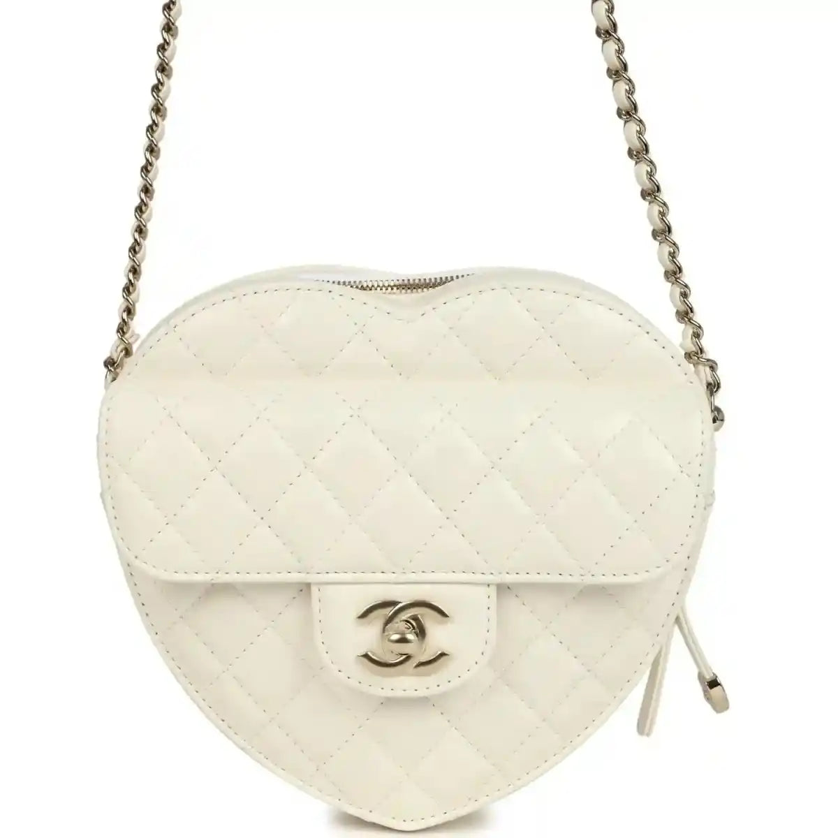 Heart-shaped Chanel shoulder bag in white quilted lambskin with flap and gold CC clasp
