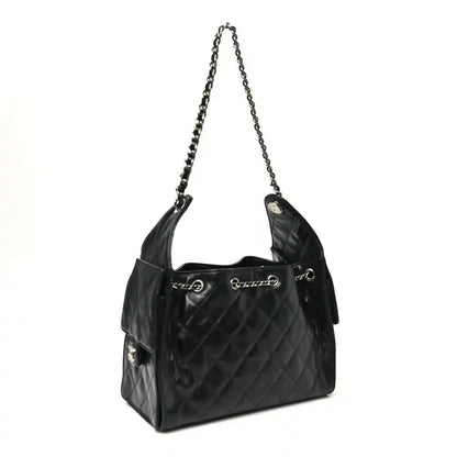 Chanel black quilted leather shoulder handbag with chain strap and front hardware