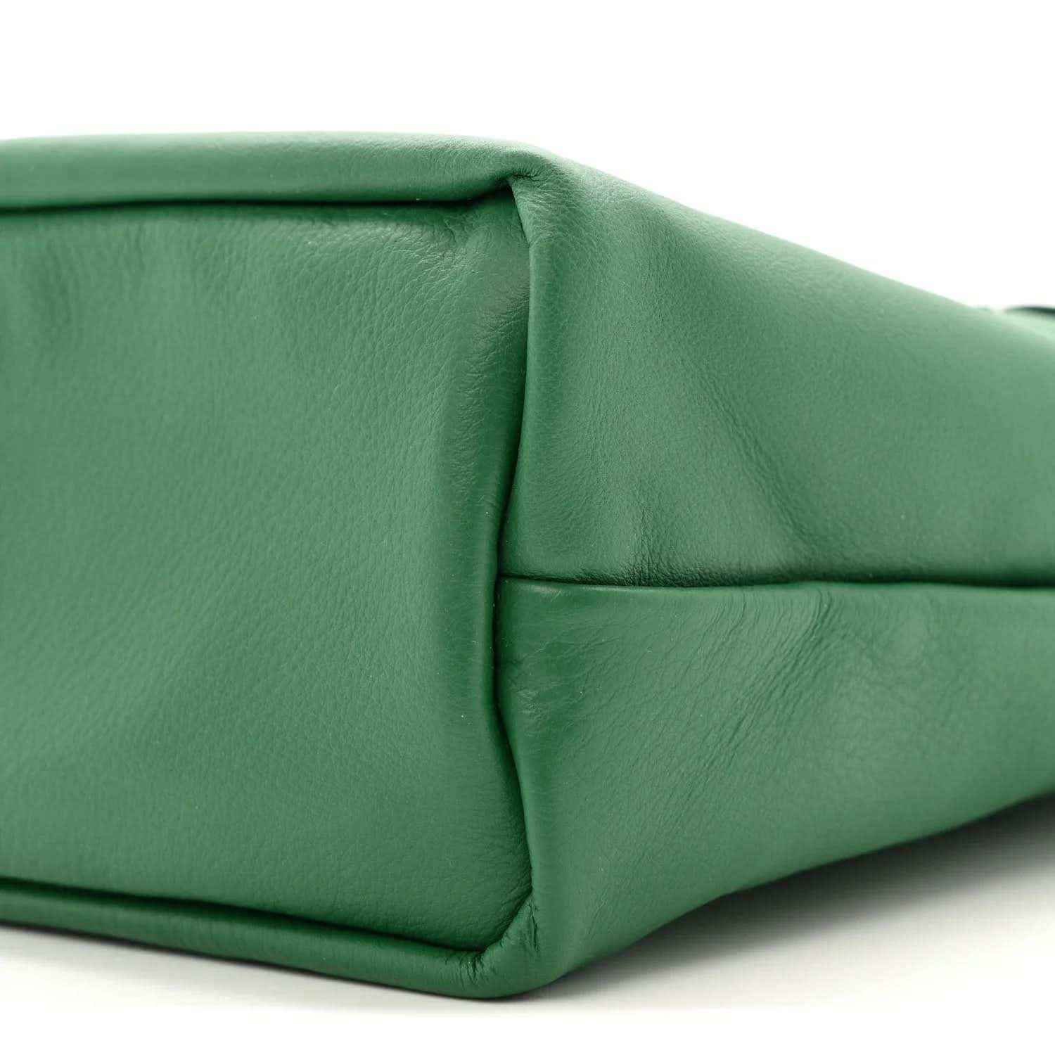 Reversible mini tote bag corner in smooth green leather-like finish