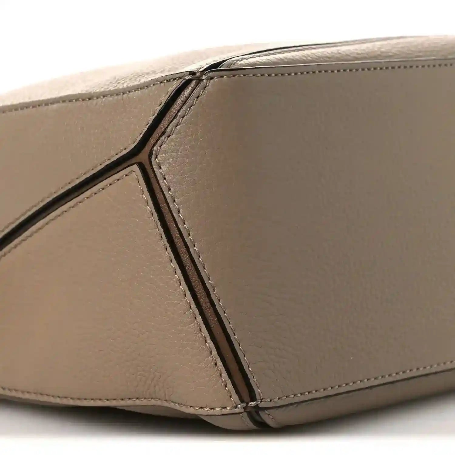 Small Puzzle bag geometric corner seam, grained sand leather with dark piping